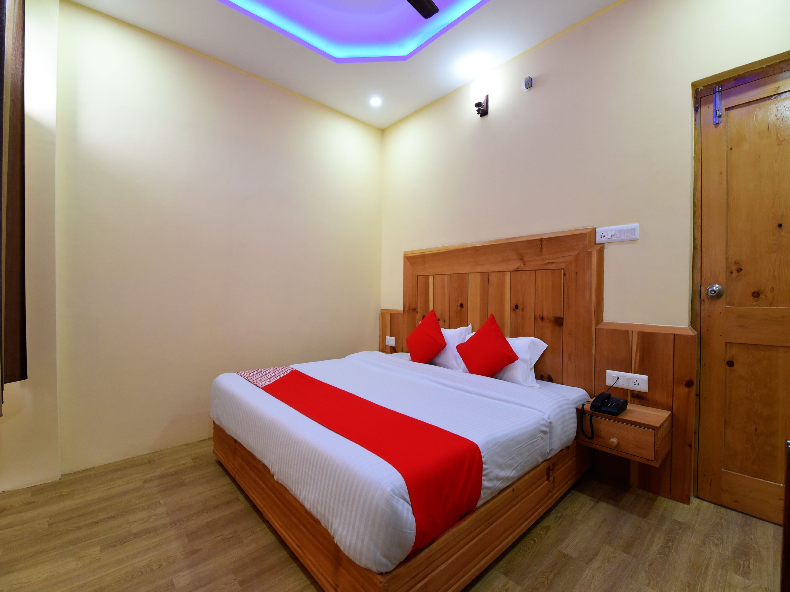 Hotel O Apple Valley View - Tap to explore photos