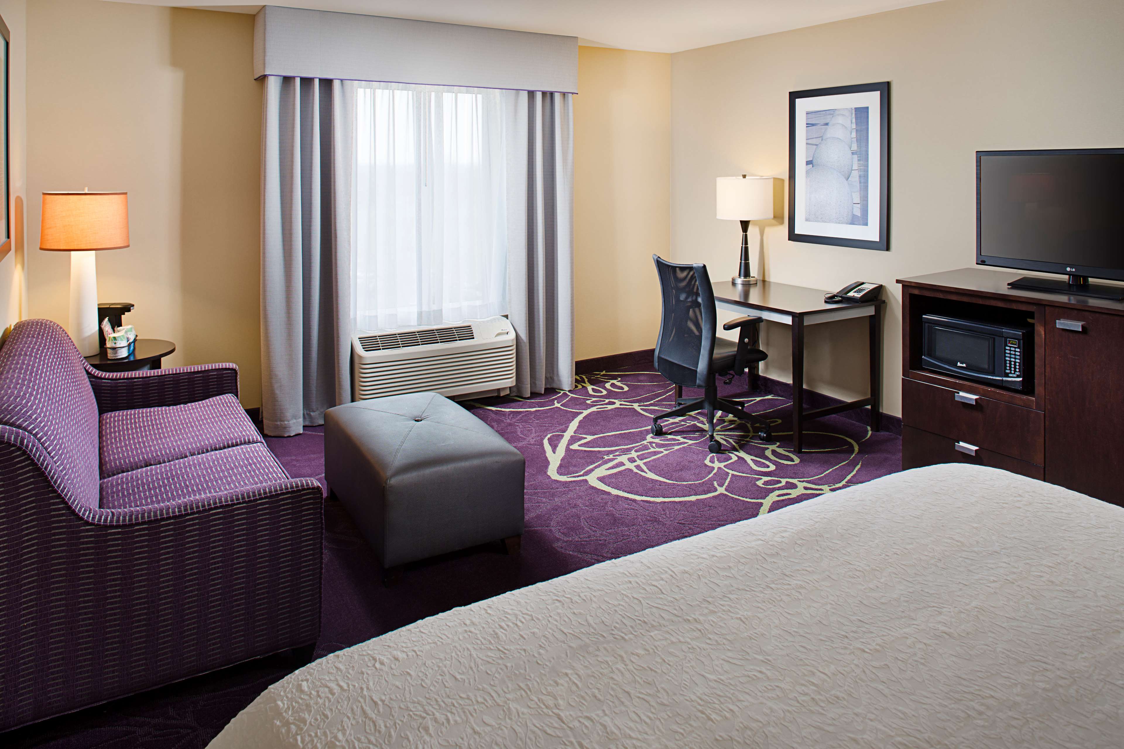 Hampton Inn & Suites Lansing West MI - Tap to explore photos