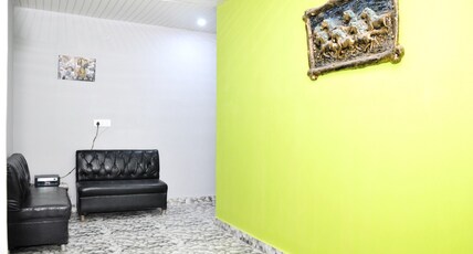 HOTEL COLOUR Room Type - Deluxe Room