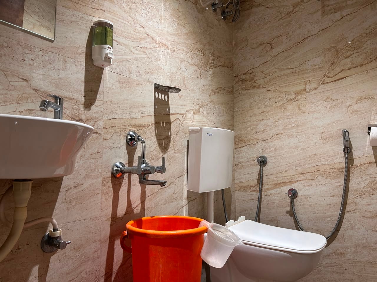 Hotel Vijayshree Inn - Tap to explore photos