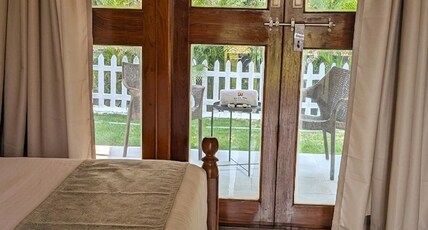 Spring Tree Hotels Room Type - THE RETREAT