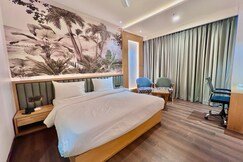Hotel The paramount pride(Delhi Road)