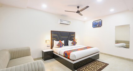 FabHotel Tulip Sarover Room Type - Deluxe Room
