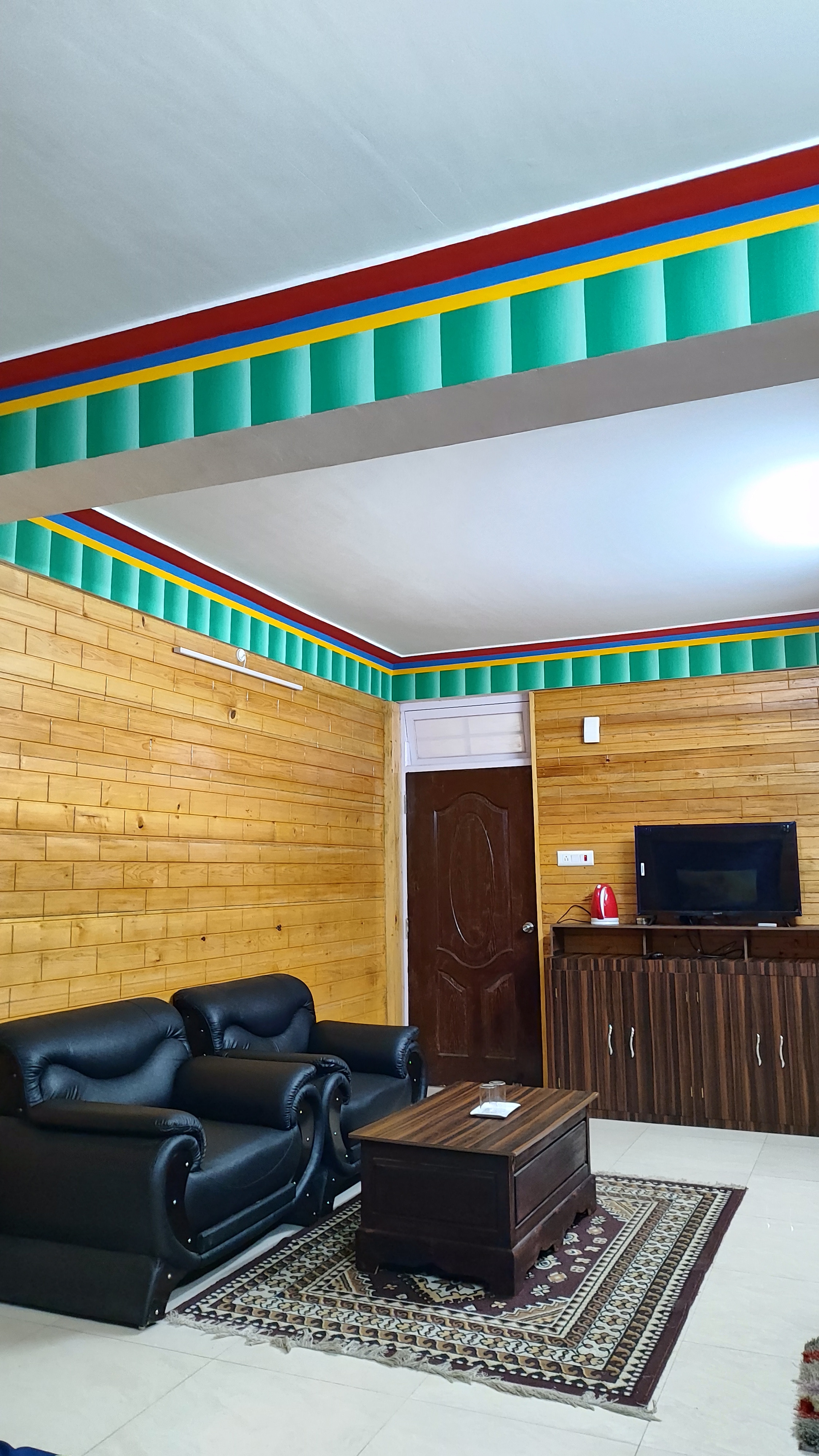 Hotel Jhaktsang - Tap to explore photos