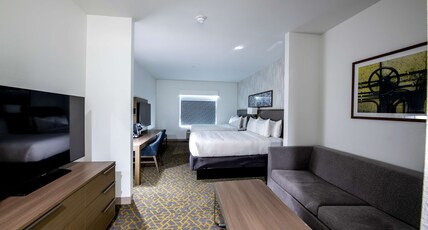 DoubleTree by Hilton Sulphur Lake Charles Room Type - 2 QUEENS W  SOFA BED