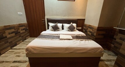 Hotel Maitri Inn Room Type - Premium Room