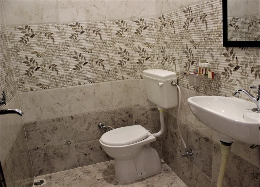 Rising Shemesh Homestay - Tap to explore photos