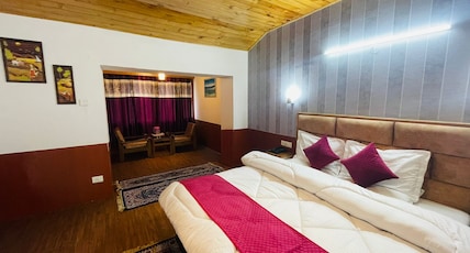 Hotel Hilltop At Mall Road With Open Terrace Room Type - SUPER DELUXE