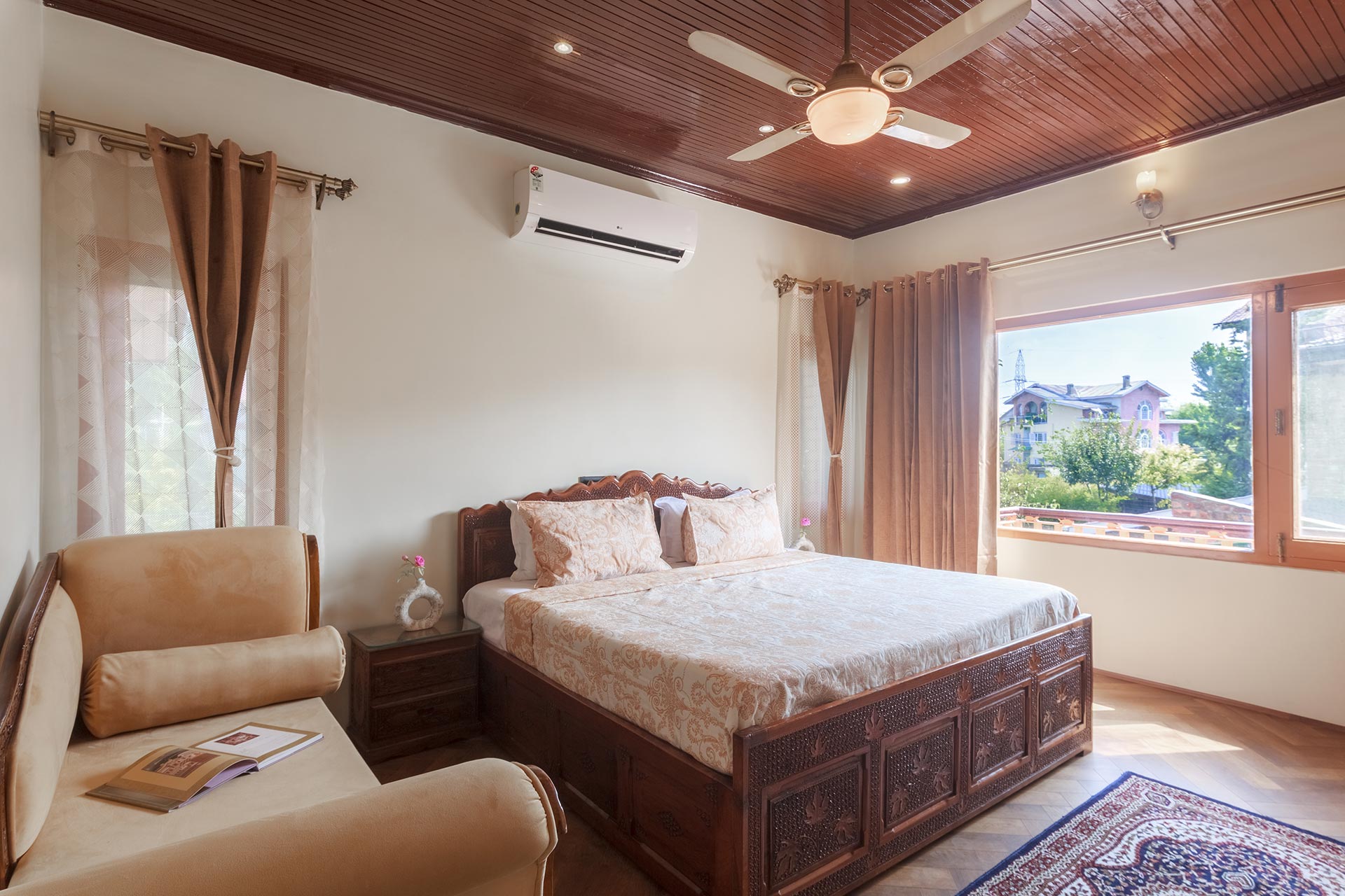 StayVista at Alder @ Pinewood Villa near Srinagar Airport - Tap to explore photos