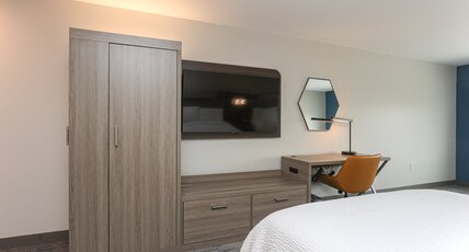 Holiday Inn Express Tulsa South Bixby Room Type - 2 Queen Beds Standard