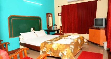 Hotel Navaratna Deluxe Room Type - Standard Room