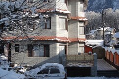 Hotel Dream Run by The White rookies