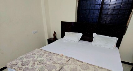 Parmeshwar Lodge Tuljapur Room Type - Double deluxe room