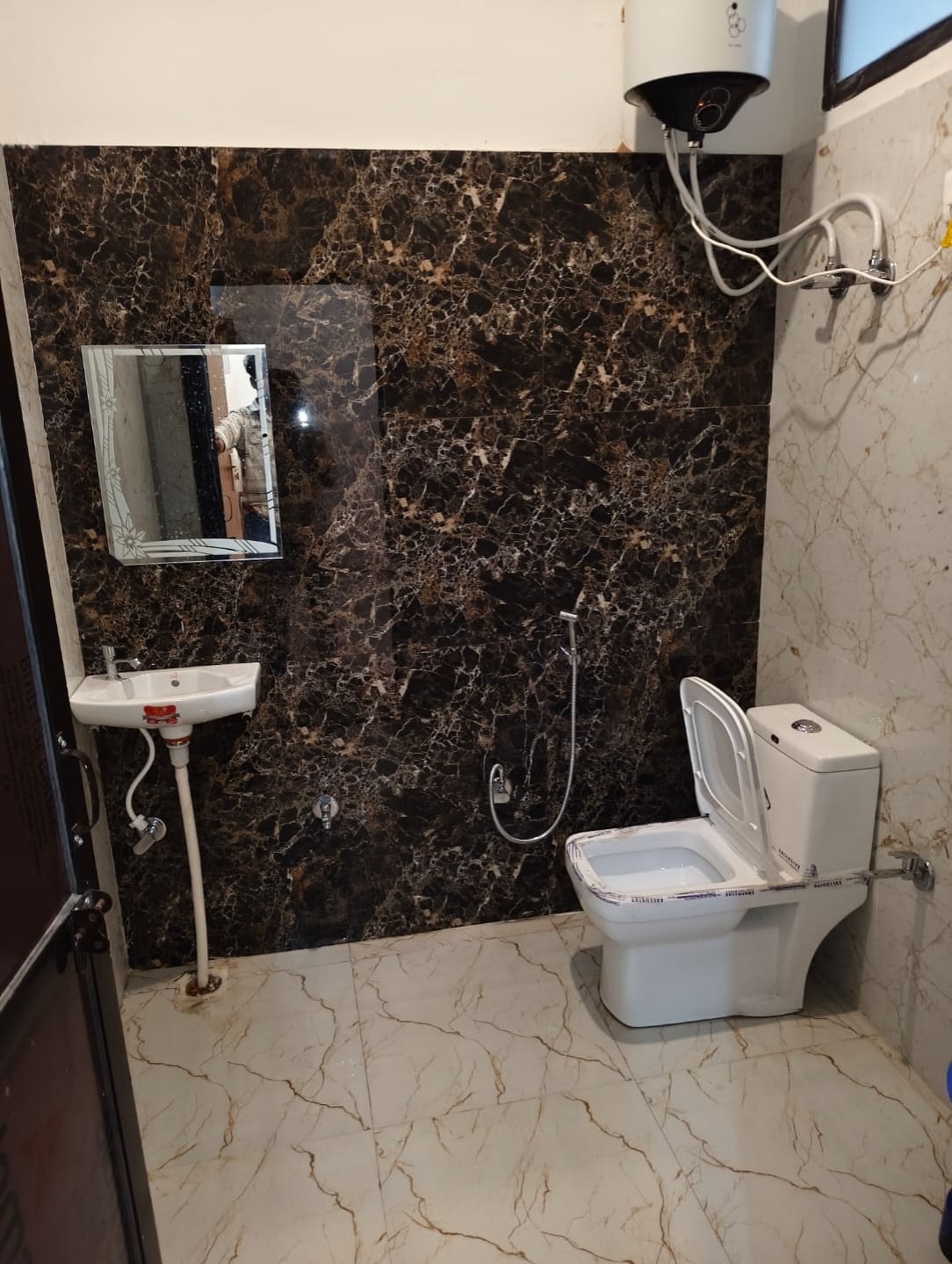 Barsana guest house - Tap to explore photos