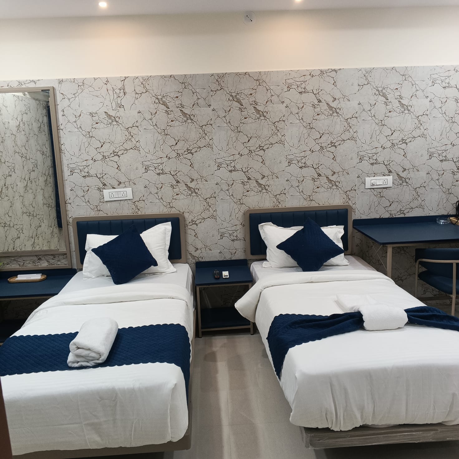 PAL Hotels Triluxe Business Hotel - Tap to explore photos