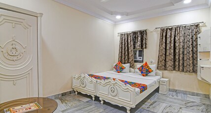 FabHotel Wellesley Room Type - Deluxe Room