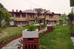 Sarthak inn Near KAINCHI DHAM 20 MINS