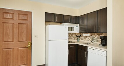 Staybridge Suites CHICAGO -- GLENVIEW, an IHG hotel Room Type - 1 King and 1 Queen 2 Bedroom Suite