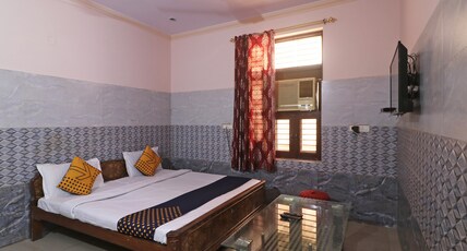 Hotel Shri Ram Residency Room Type - Master Family Room