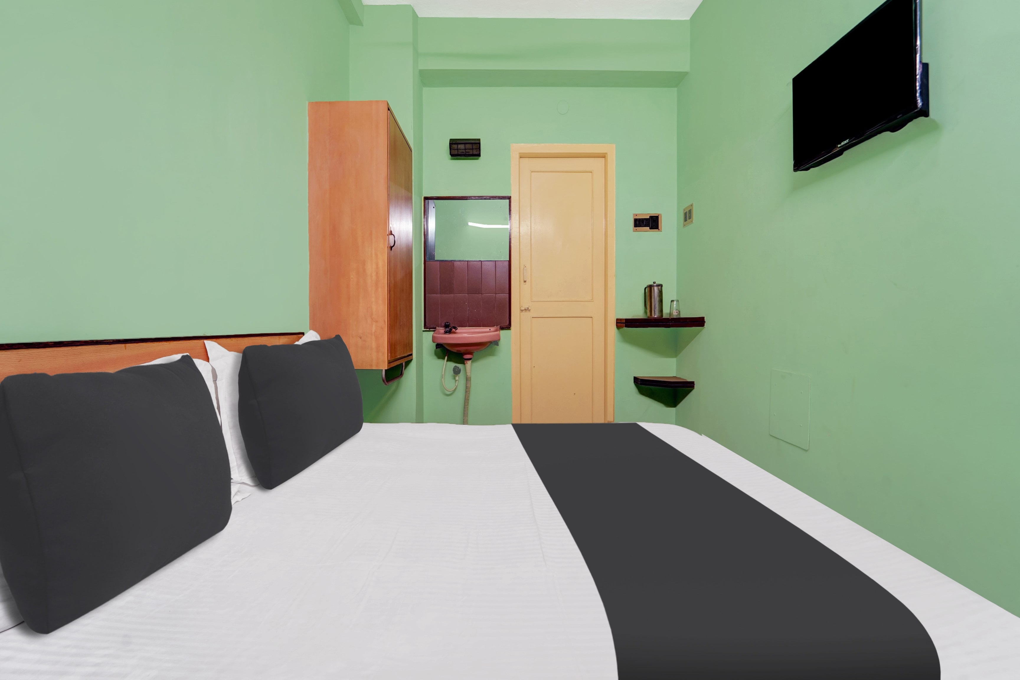 Hotel O Rainbow Stays - Tap to explore photos