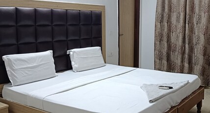 Hotel Starr Residancy Room Type - Deluxe Room