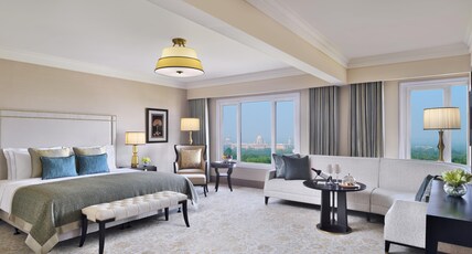 Taj Mahal, New Delhi Room Type - Taj Club Suite 1 way Airport Transfer Cocktail hours