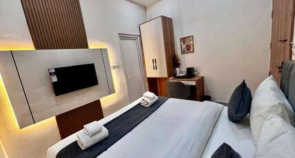 RRR HOTEL Room Type - Deluxe Room