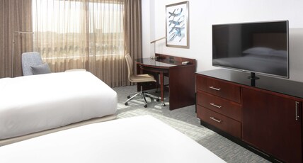 Hilton Minneapolis/Bloomington Room Type - 2 QUEEN HEARING ACC