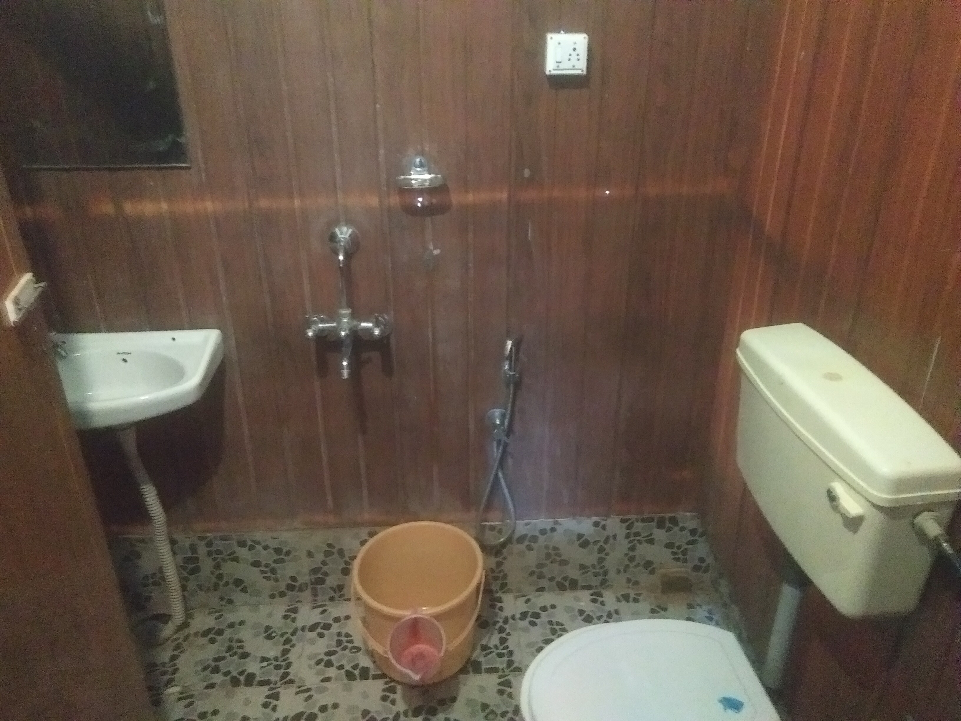 Golden Dreams - Tap to explore photos