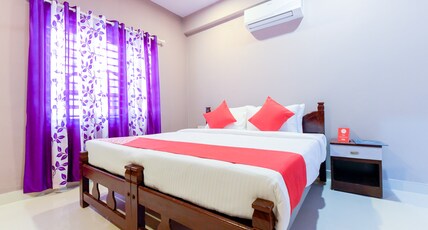 OYO Amare Highway Residency Room Type - Classic