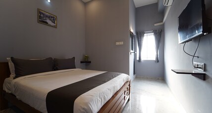MM Hotel Grey Luxury Room Type - AC Rooms