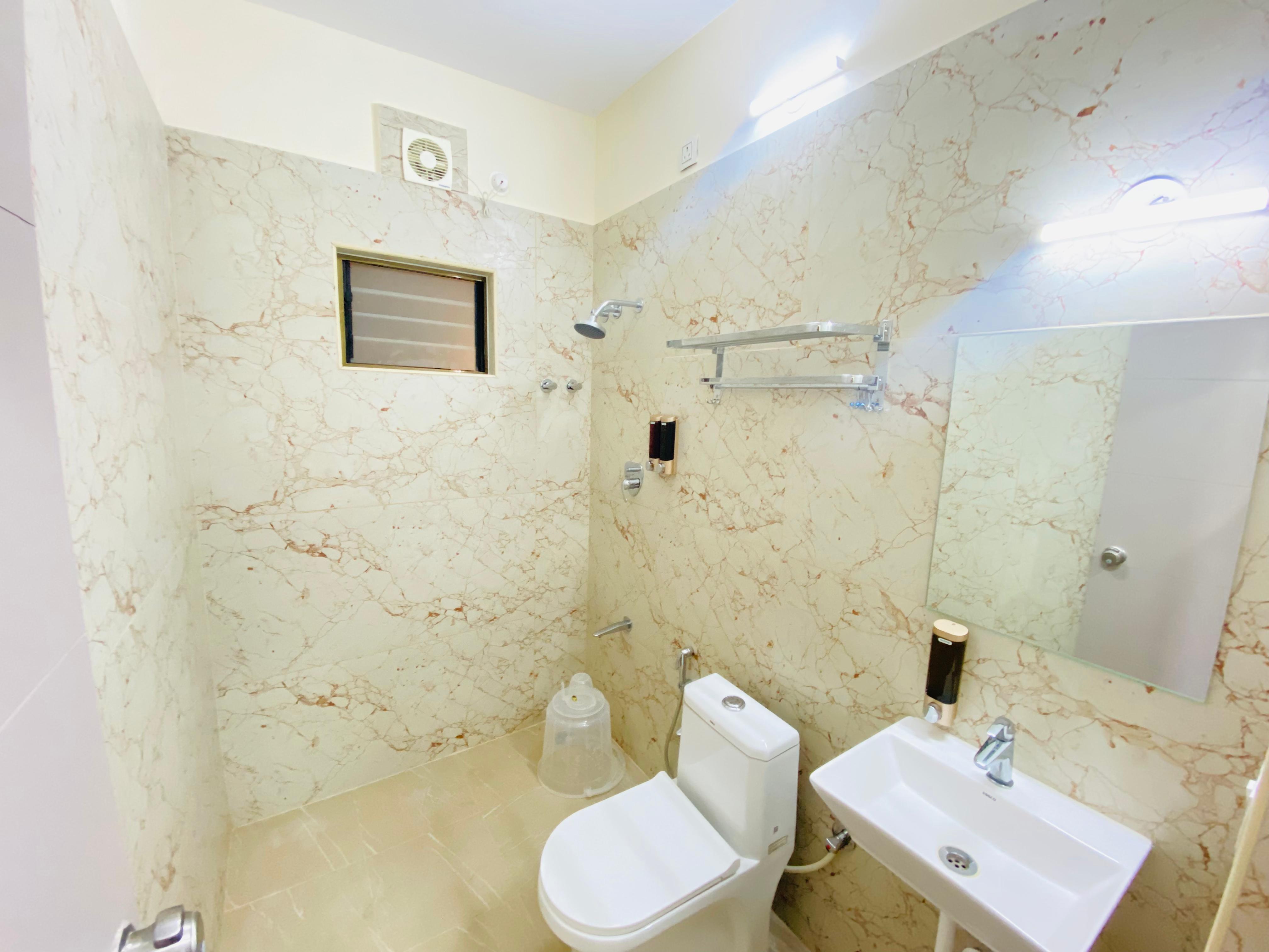 Hotel Sahara Tree - Tap to explore photos