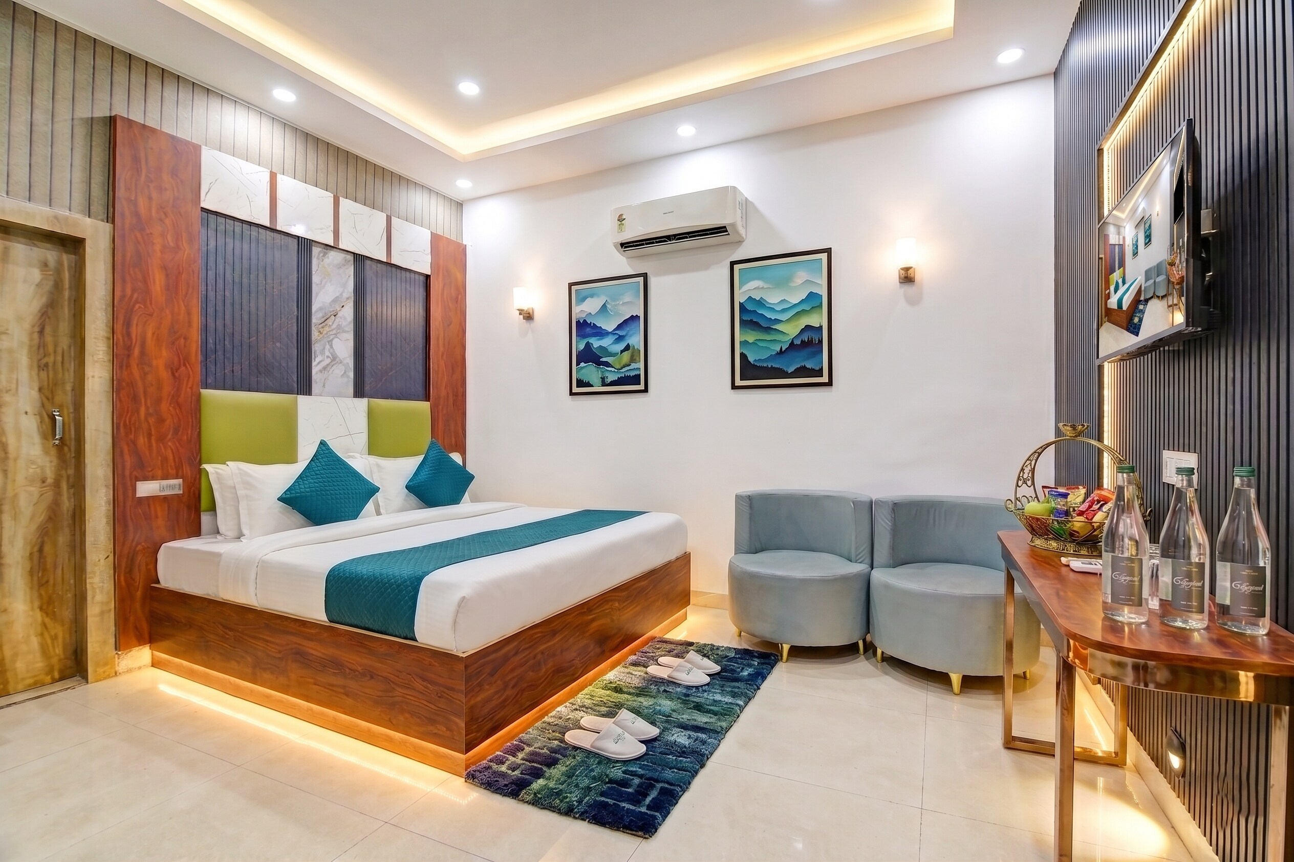 Golden Key Residency - Vikas Puri - Tap to explore photos