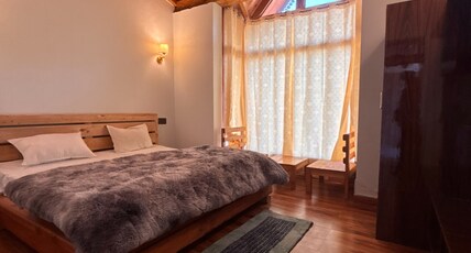 Mandeva Stays Room Type - Glasshouse Room