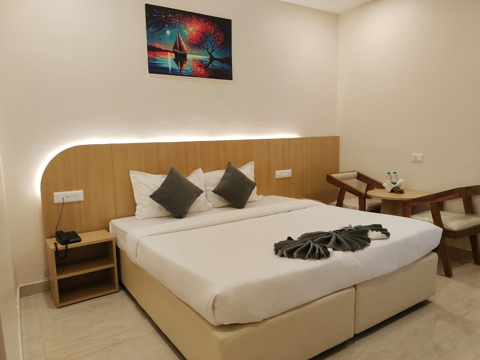 HOTEL MERIDIAN BLUE - Tap to explore photos