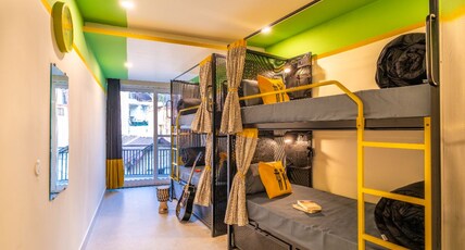 The Hosteller Rishikesh, Laxman Jhula Room Type - Bed in 4 Bed Mixed Dormitory with Balcony