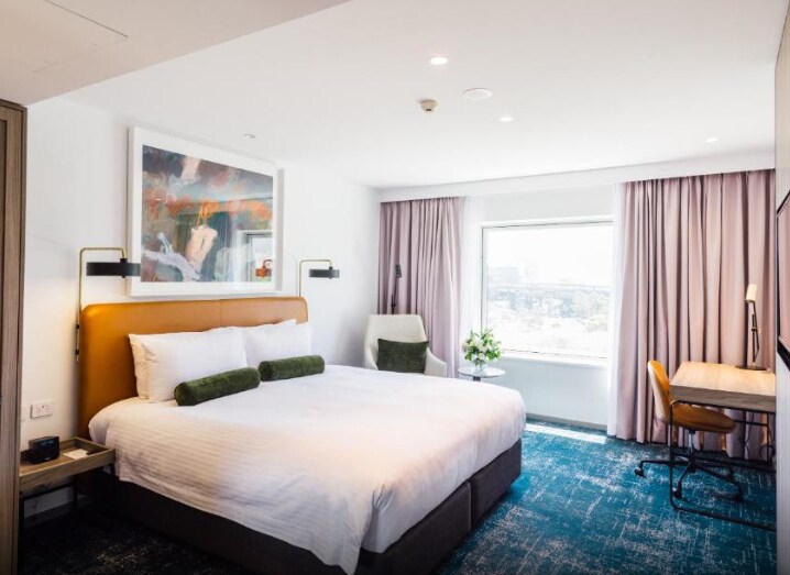 Novotel Sydney Darling Square - Tap to explore photos