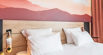 Novotel Annemasse Centre Geneva Port Room Type - Superior room - 1 queen size bed and 1 single sofa