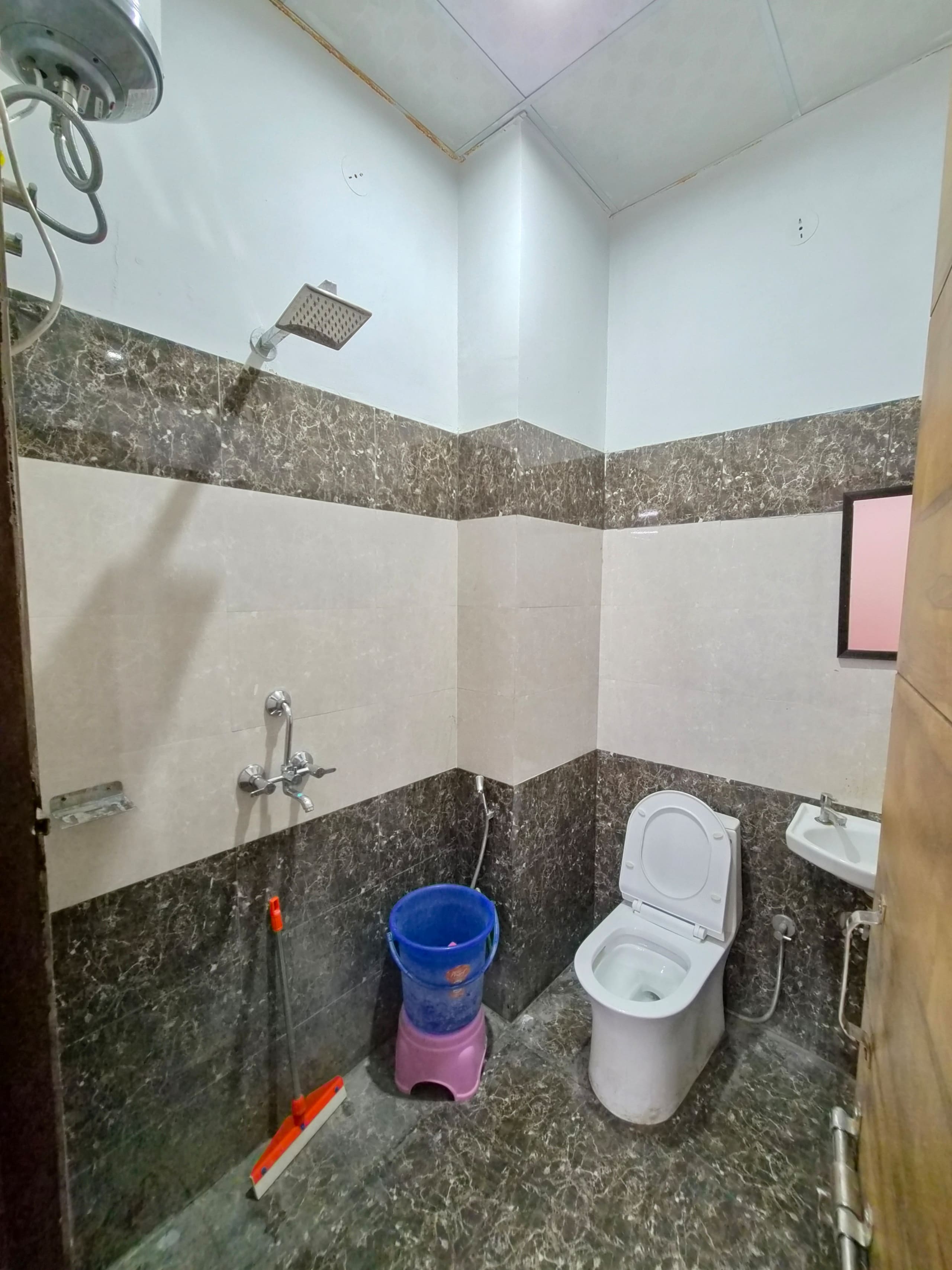Delight Hotel 206 Stay Airport Budget rooms - Tap to explore photos