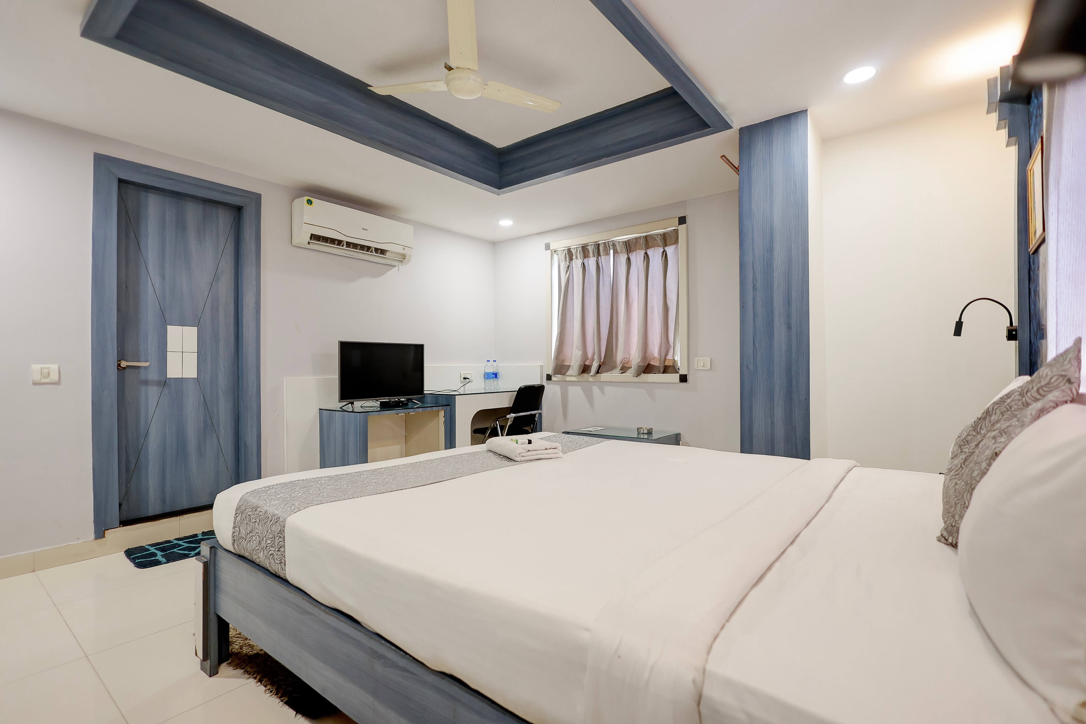 Hotel Churuwala Inn - Tap to explore photos