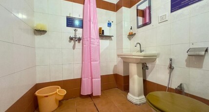 Dreamyard |Rooftop Restaurant at Lake Pichola| Room Type - 6-Bed Comfort Female Dorm (AC)