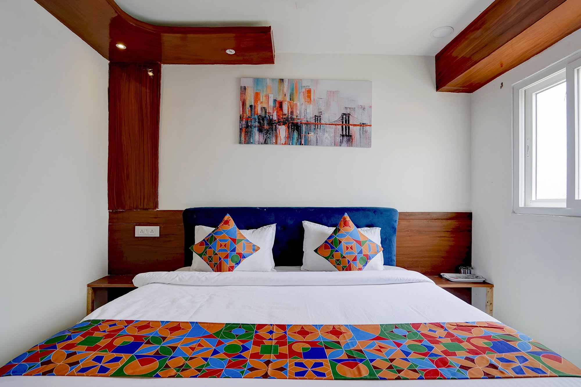 FabHotel MV Luxury Rooms - Tap to explore photos
