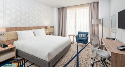 Holiday Inn & Suites AL JUBAIL Room Type - 1 King Standard
