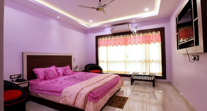 Hotel Girish and Resorts Room Type - Deluxe Room Hotel Girish and Resorts Room Type - Deluxe Room