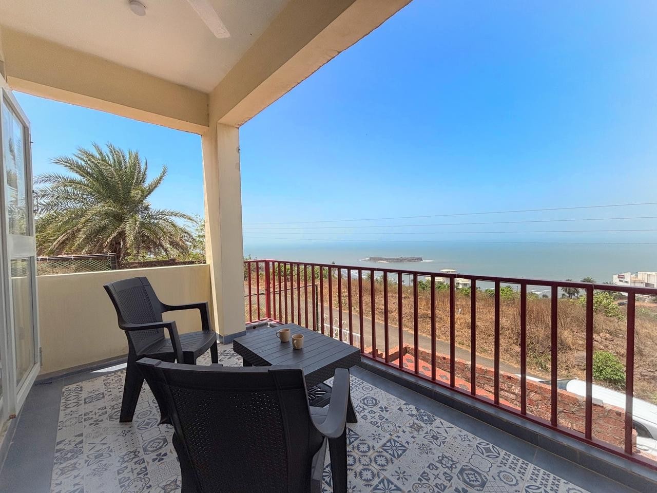 Oceanfront 2BHK with Breathtaking Sunset View - Tap to explore photos