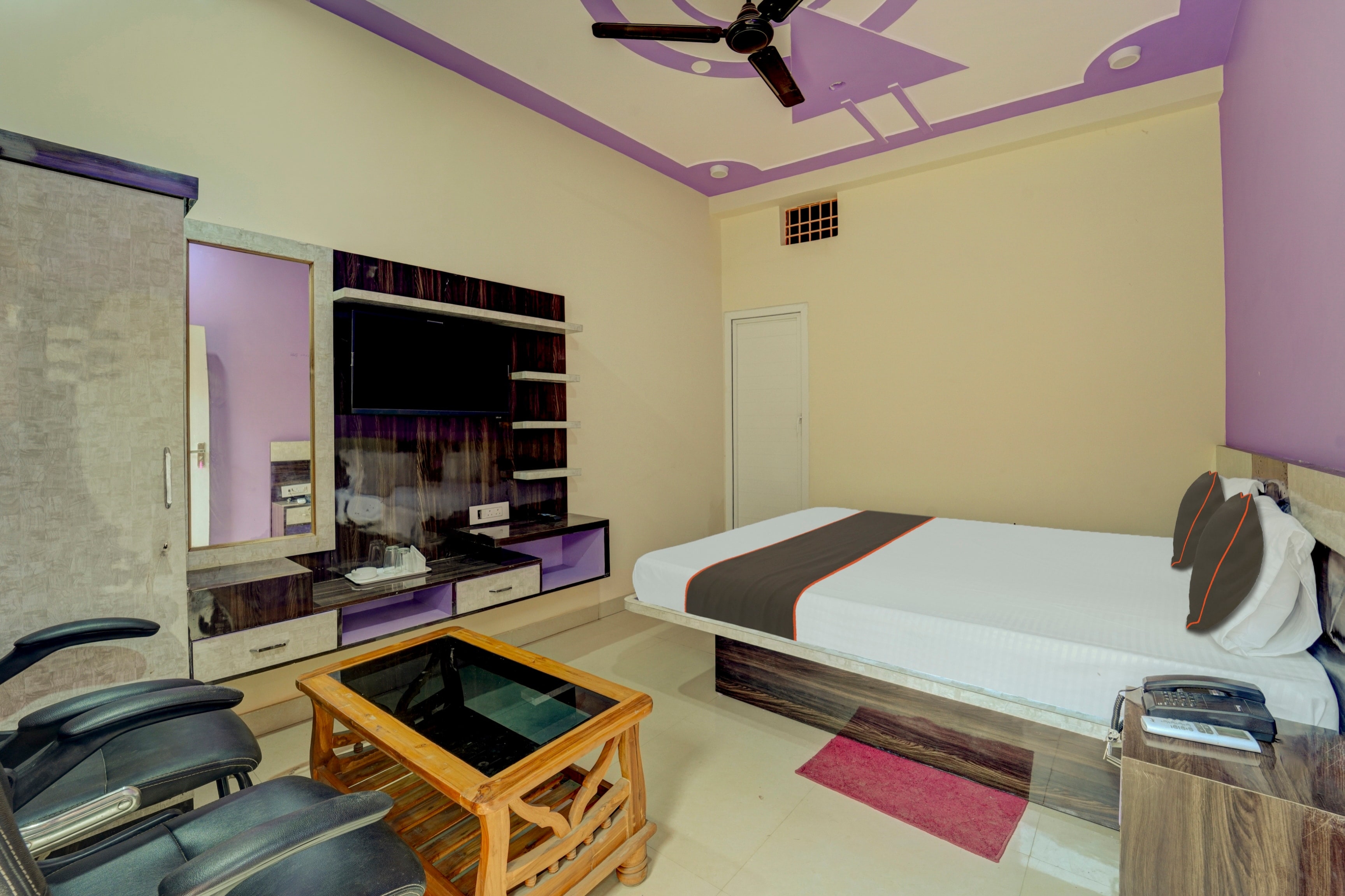 OYO 817482 Siddhi Vinayak Hotel & Banquets - Tap to explore photos