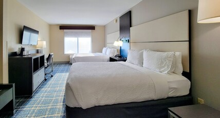 Holiday Inn BELCAMP - ABERDEEN AREA Room Type - 2 Queen Standard Comm Accessible Tub
