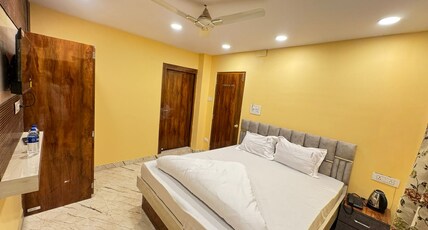 Velora Stays Room Type - Deluxe Room with City View