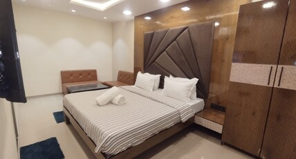 LALJI'S HOTEL & RESTAURANT Room Type - Super Deluxe Room