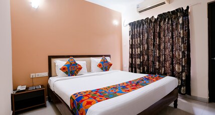 Oriva Rendezvous Beach Resort - Nr. Dona Paula Beach Room Type - Executive Room